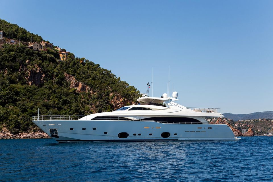 St Tropez Luxury Yacht Charter Guide | French Riviera