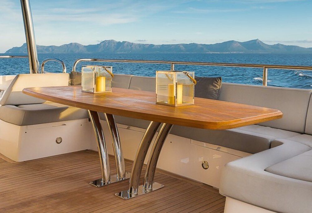 Sunseeker 86 Yacht RUSH X Fly Dining