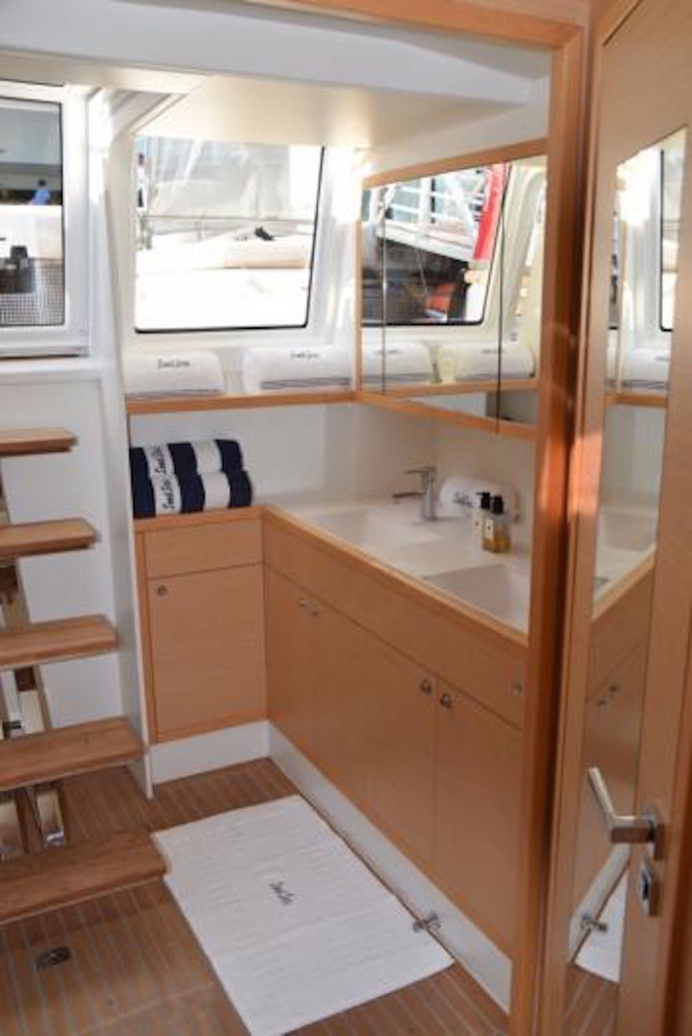 SANDISEAS - Lagoon 62 - En-suite