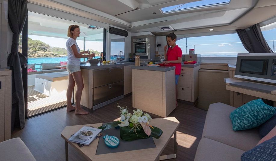 Saona 47ft - Saloon