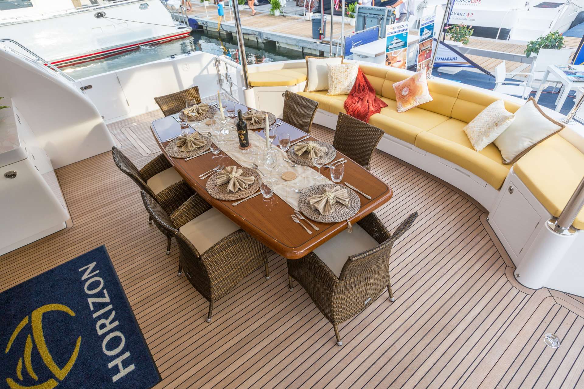 Horizon 60 SEA BOSS Dining
