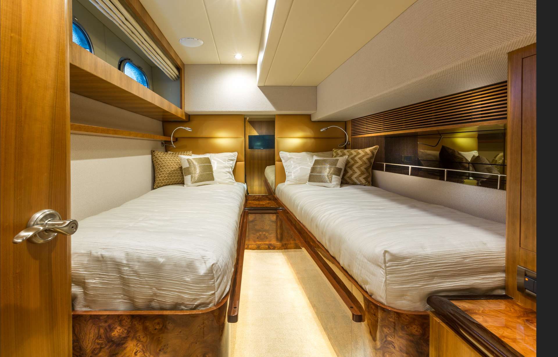 Horizon 60 SEA BOSS Twin Cabin