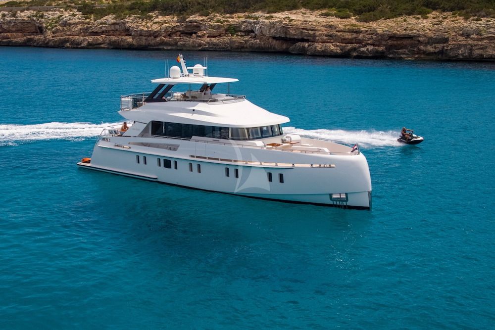 SEA STORY - Exterior