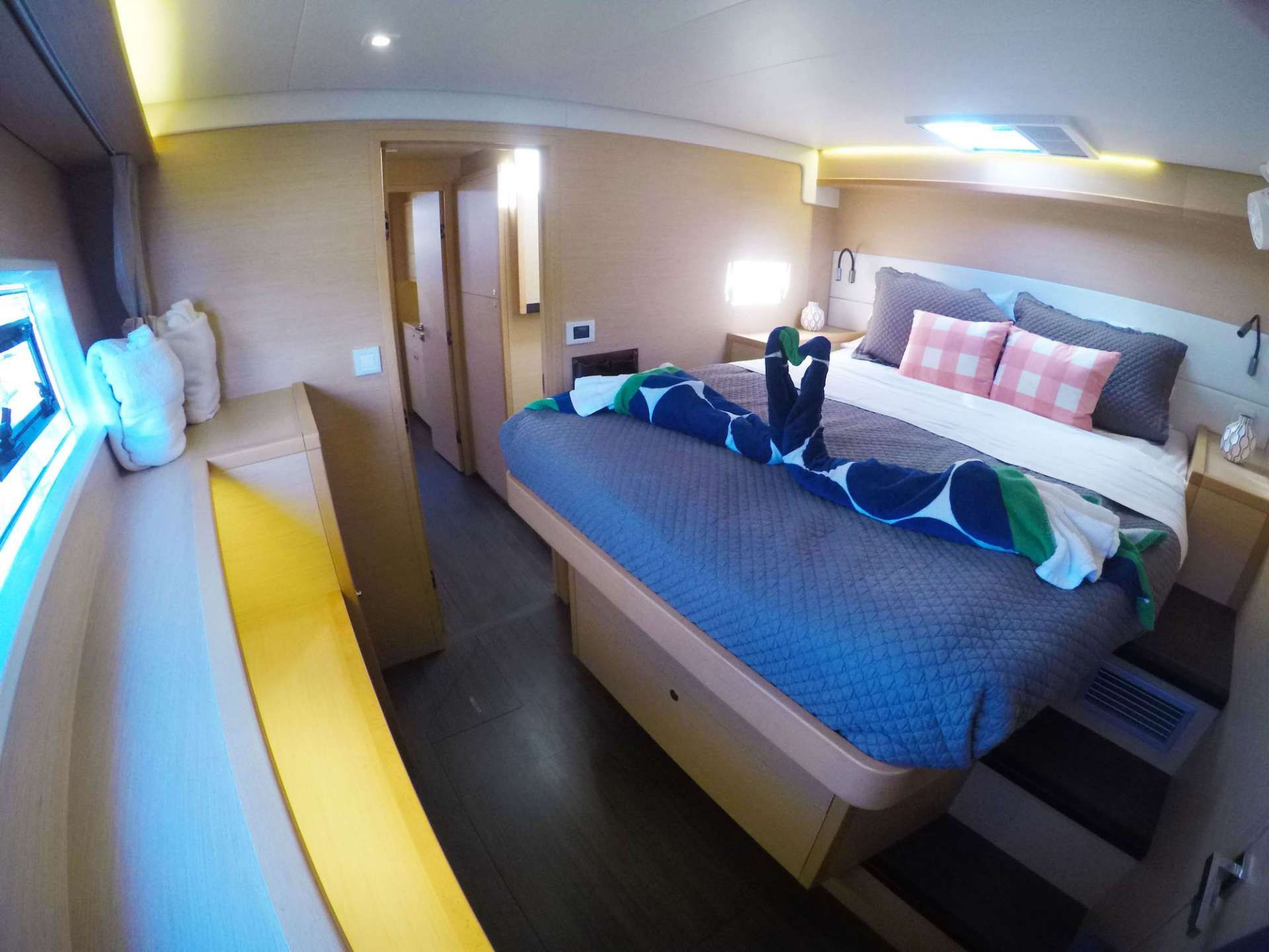 STOP WORK ORDER Lagoon 52 Cabin
