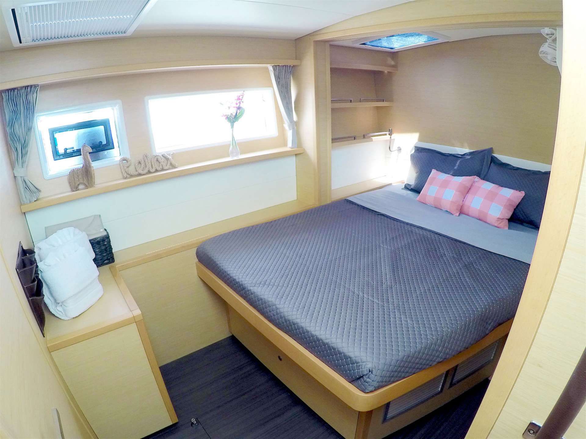 STOP WORK ORDER Lagoon 52 Double Cabin