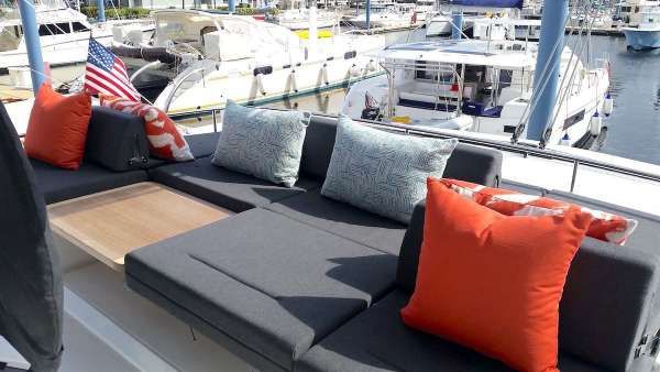 STOP WORK ORDER Lagoon 52 Flybridge