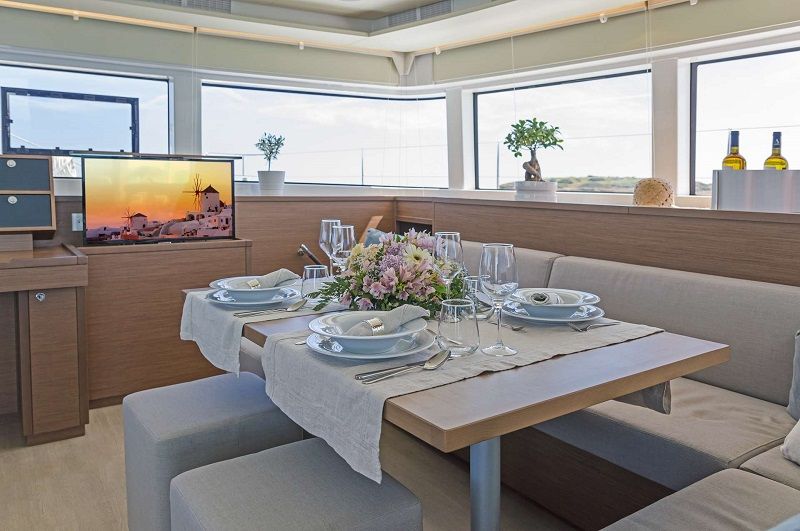 saloon dining table