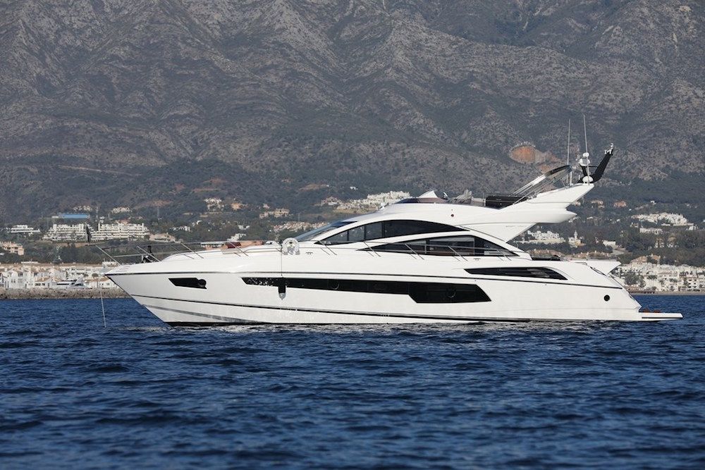 Sunseeker Mahattan 69 Sport Yacht - At Anchor