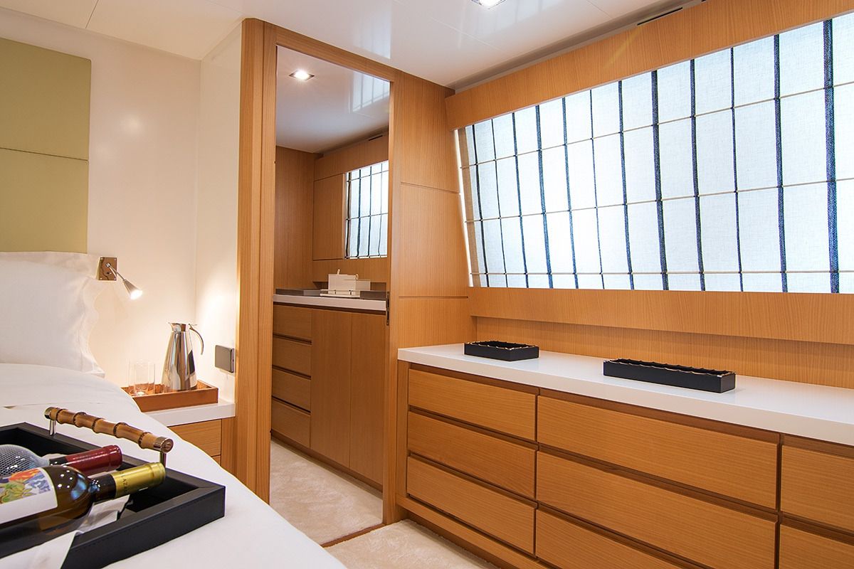 TALYNE Canados 27m Master Cabin