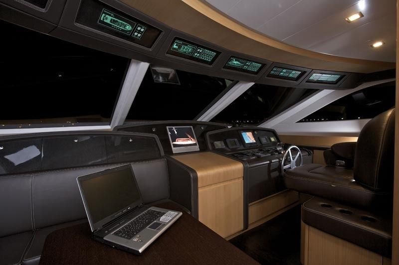 TALYNE Canados 27m Wheelhouse
