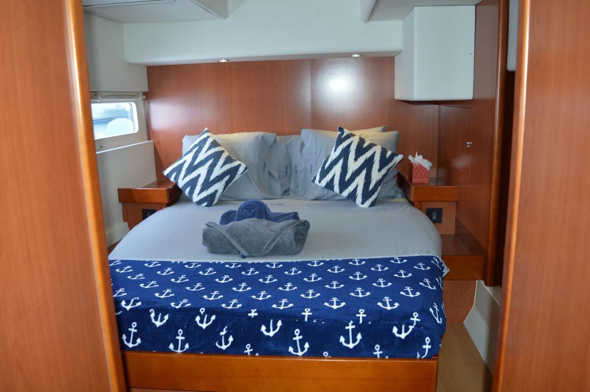 THE ANNEX Leopard 58 Crewed Catamaran Double Cabin