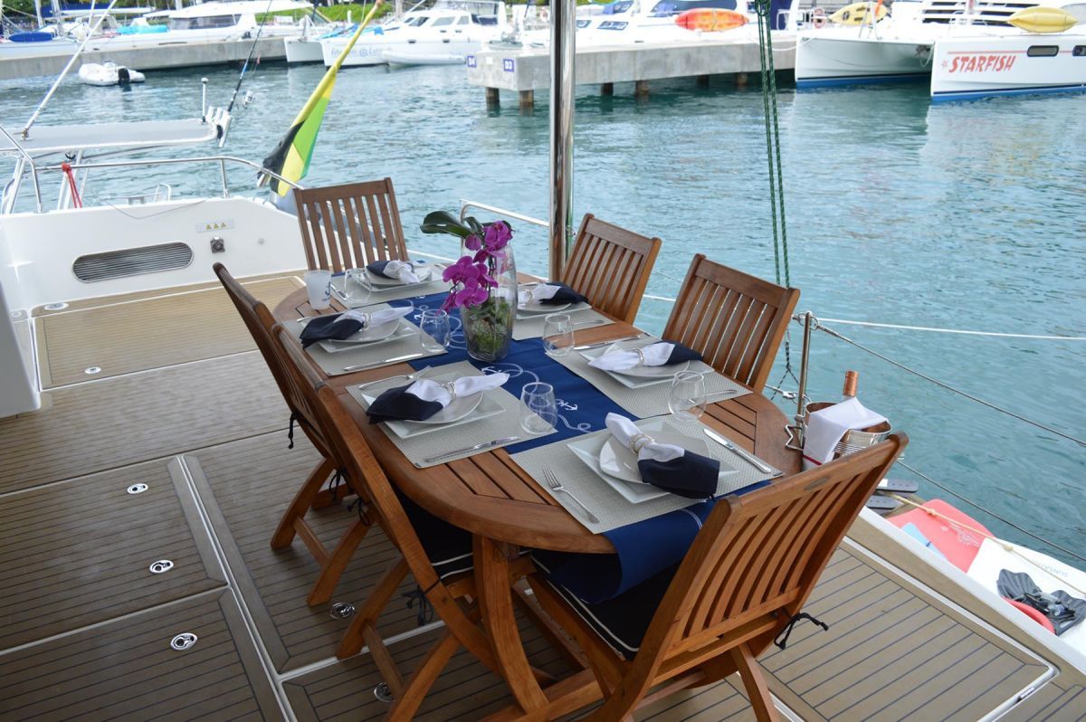 THE ANNEX Leopard 58 Crewed Catamaran Aft Deck Dining