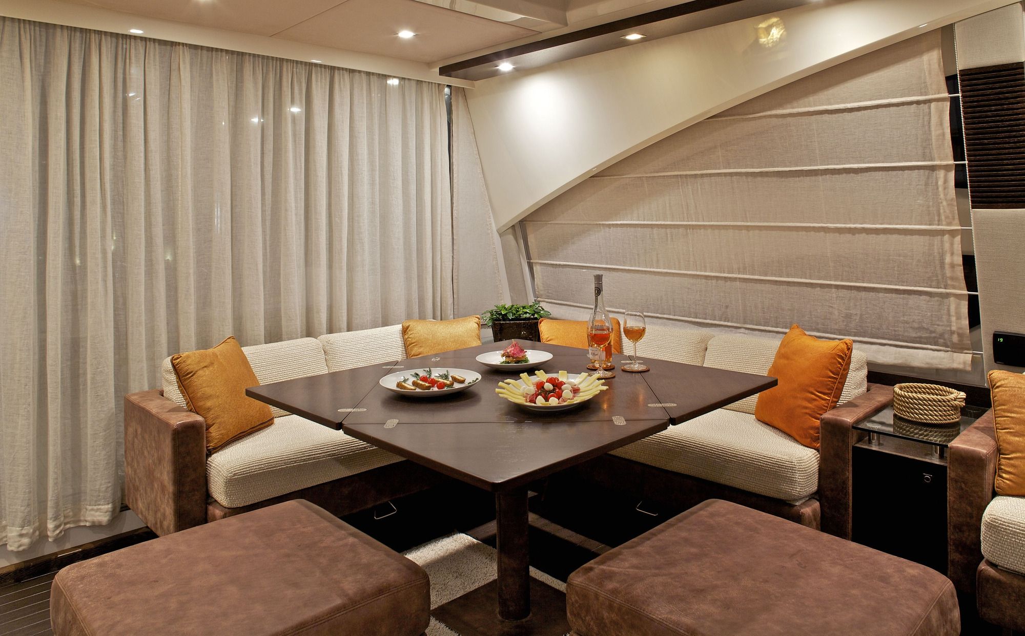 THEA MALTA Azimut 86 Dining
