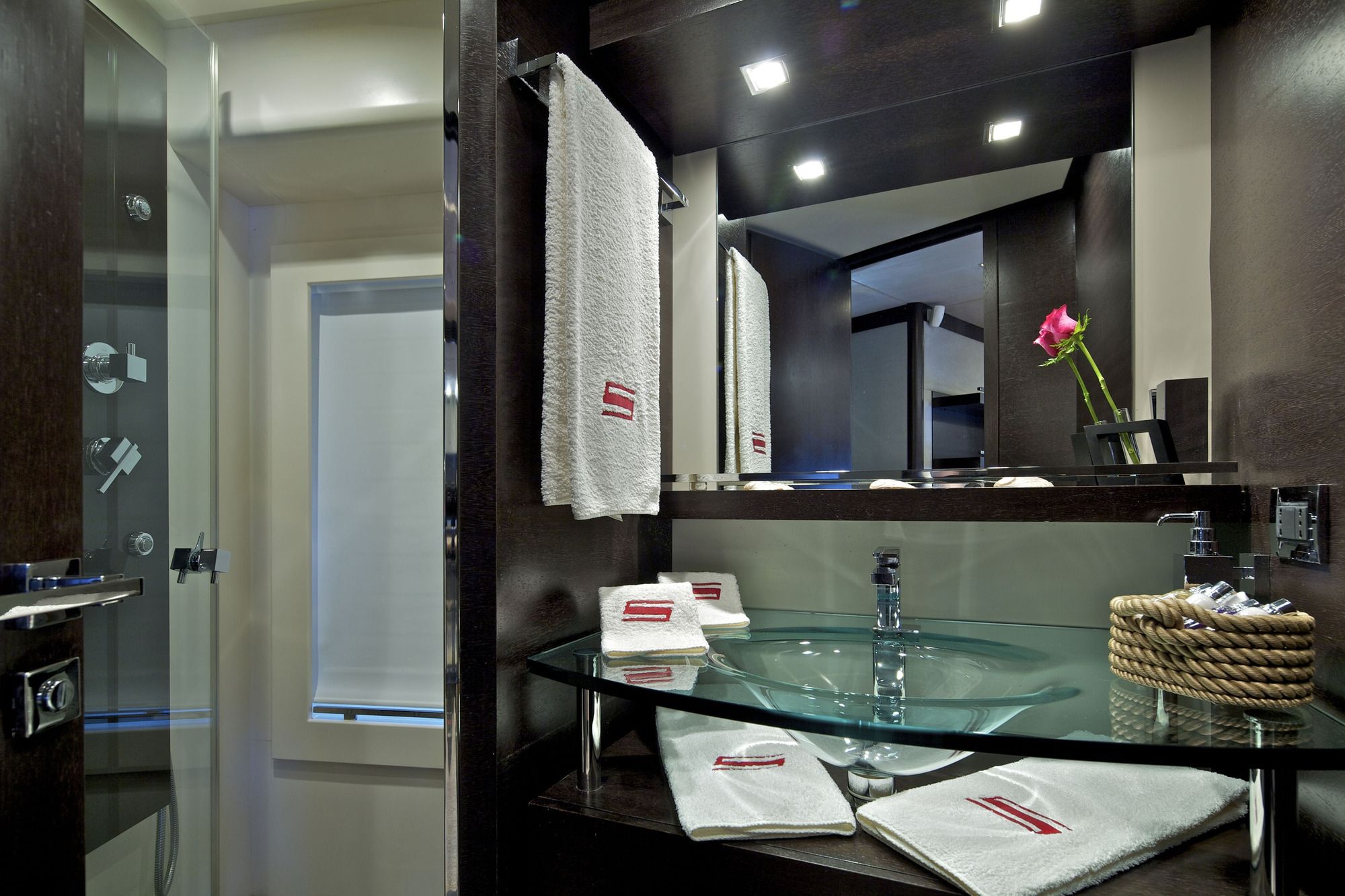 THEA MALTA Azimut 86 VIP Bathroom