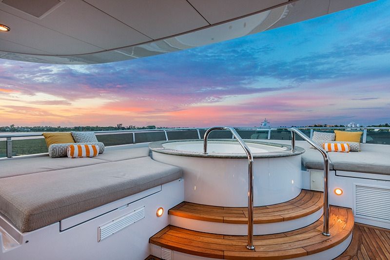 THREE FORKS Christensen 49m Jacuzzi