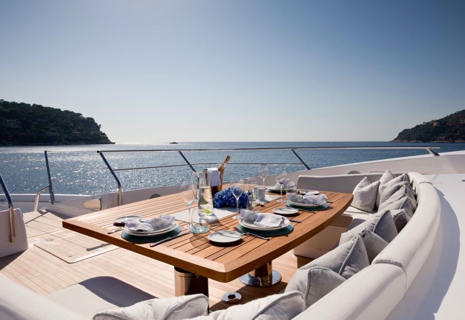 THUMPER - Sunseeker 40m - Sundeck