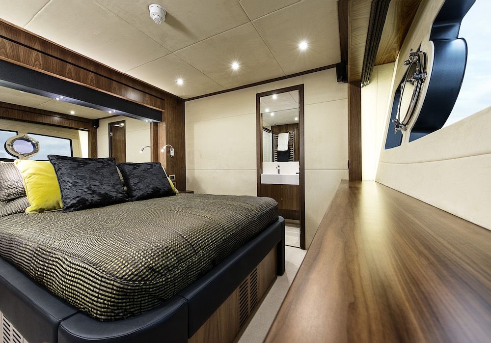 Sunseeker 28m Twenty Eight French Riviera VIP Cabin