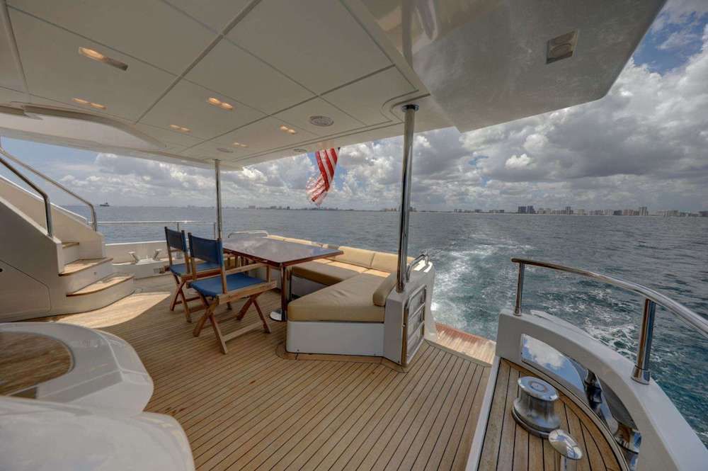 VALERE Azimut 84 Motor Yacht Aft Dining