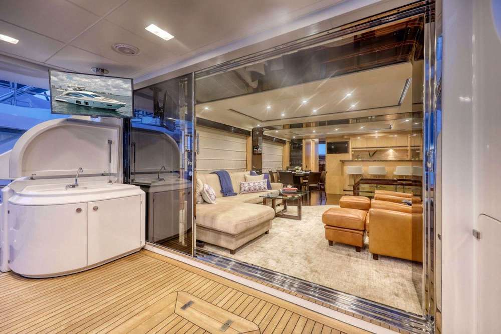 VALERE Azimut 84 Motor Yacht Aft Deck
