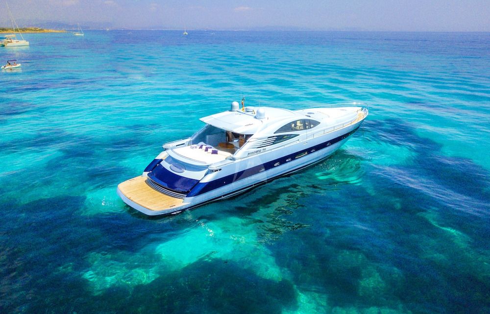 VANQUISH - Exterior