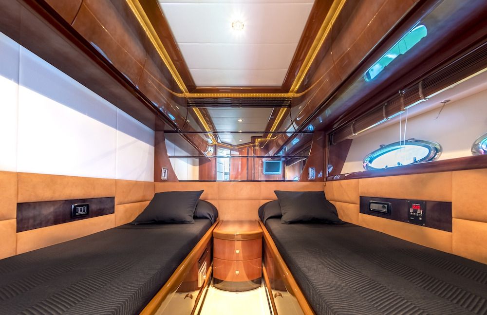 VANQUISH - Twin suite