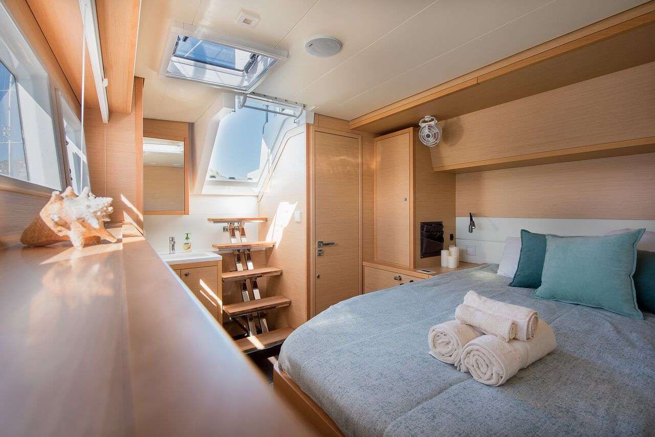 VENTANA Lagoon 52 Master