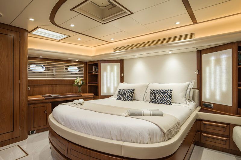 VIVID Jongert 2700M Cabin