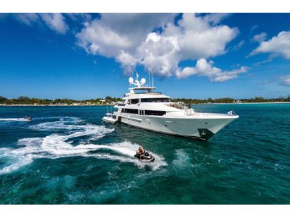 Luxury Crewed Motor Yacht Pipe Dream Westport 130 5 Staterooms Bahamas Nassau Paradise Island Georgetown St Thomas St Barths Boatbookings