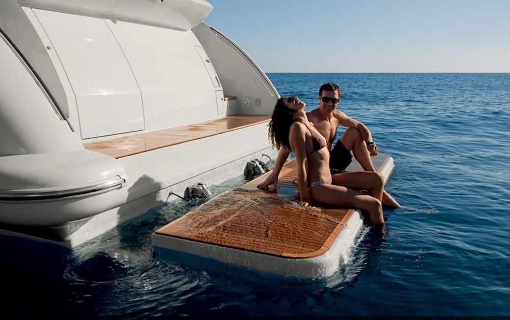Azimut 62 WARREN KELLY Swim Platform