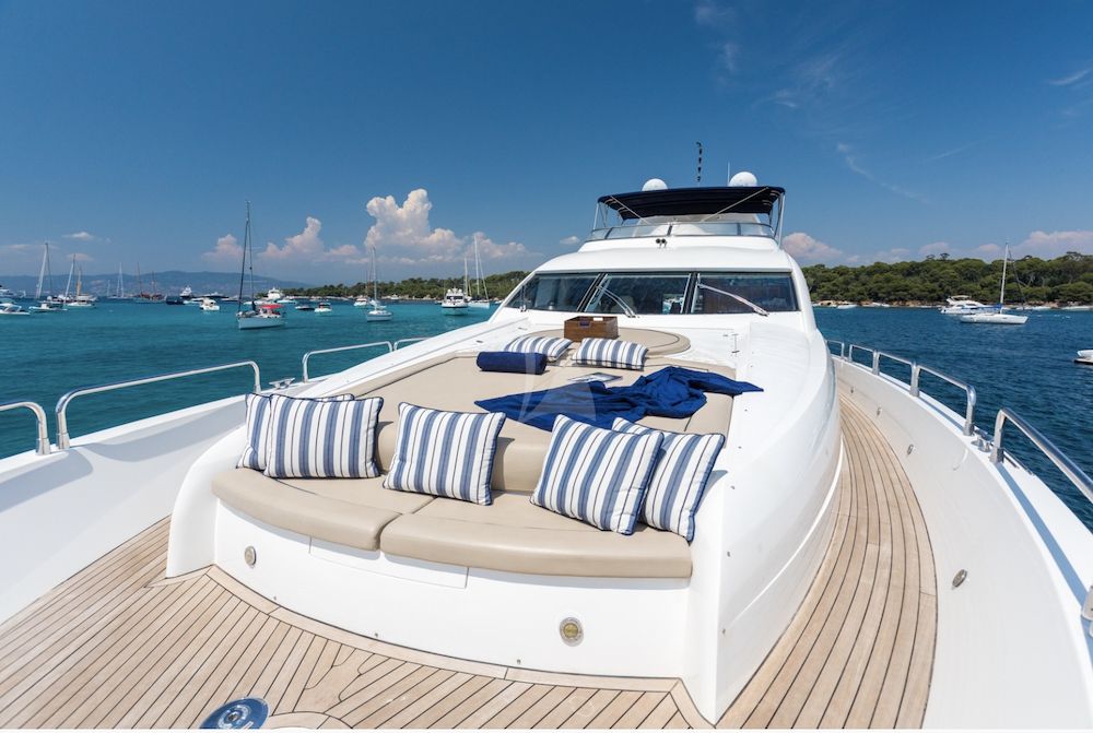 Bow seating area
