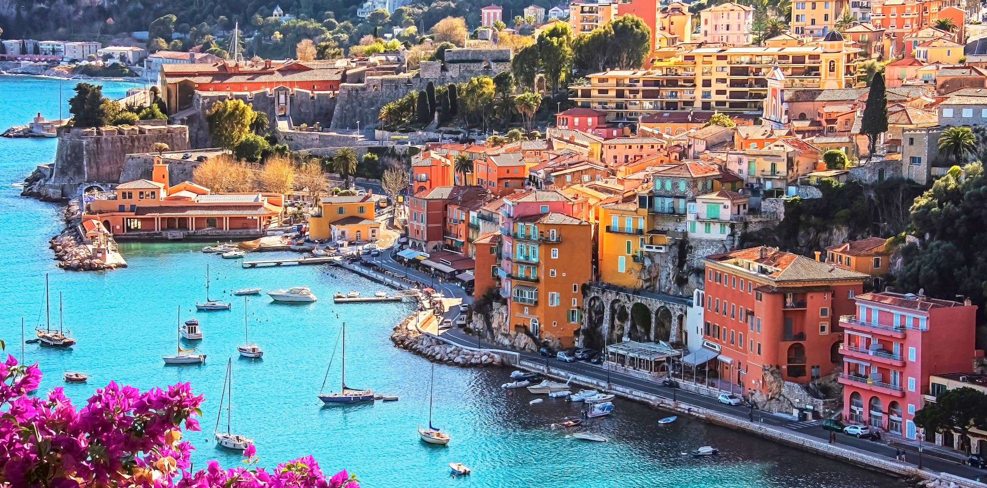 https://media.boatbookings.com/media/fileadmin//French%20Riviera/villefranche-french-riviera.jpeg?auto=webp&fit=crop&format=pjpg