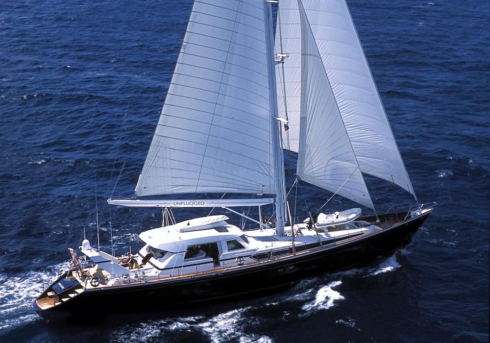 Luxury Sailing Yacht Undersail 