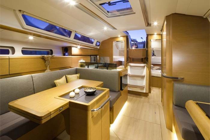 Sun Odyssey 409 - Salon