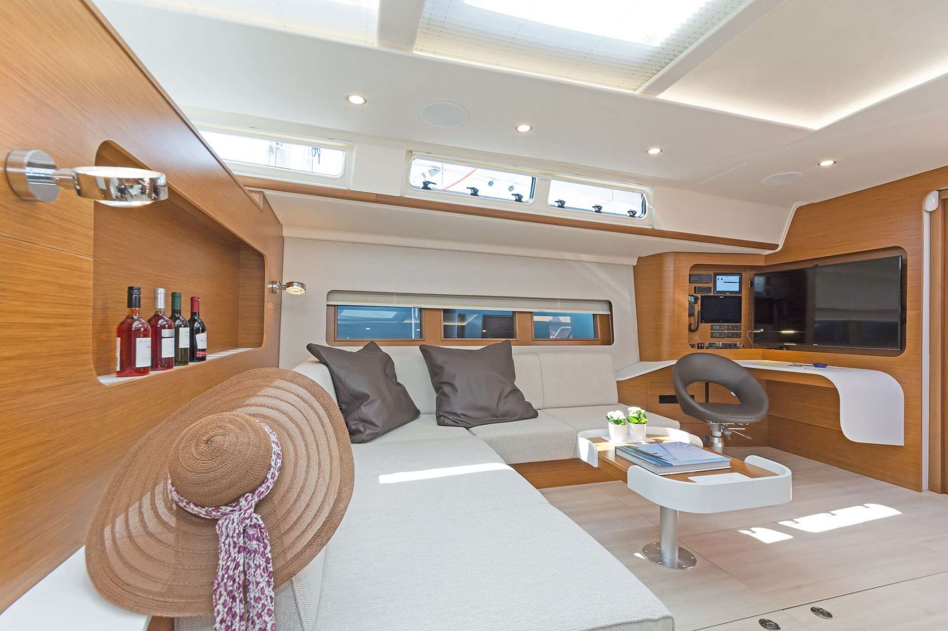 saloon 2