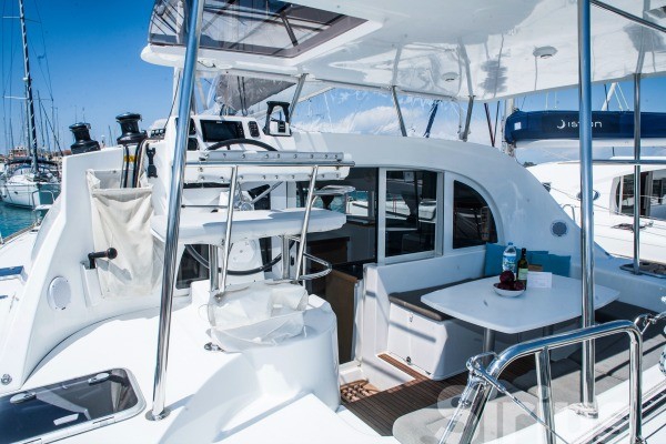 Bareboat Catamaran SIRIUS Photos and Images Boatbookings